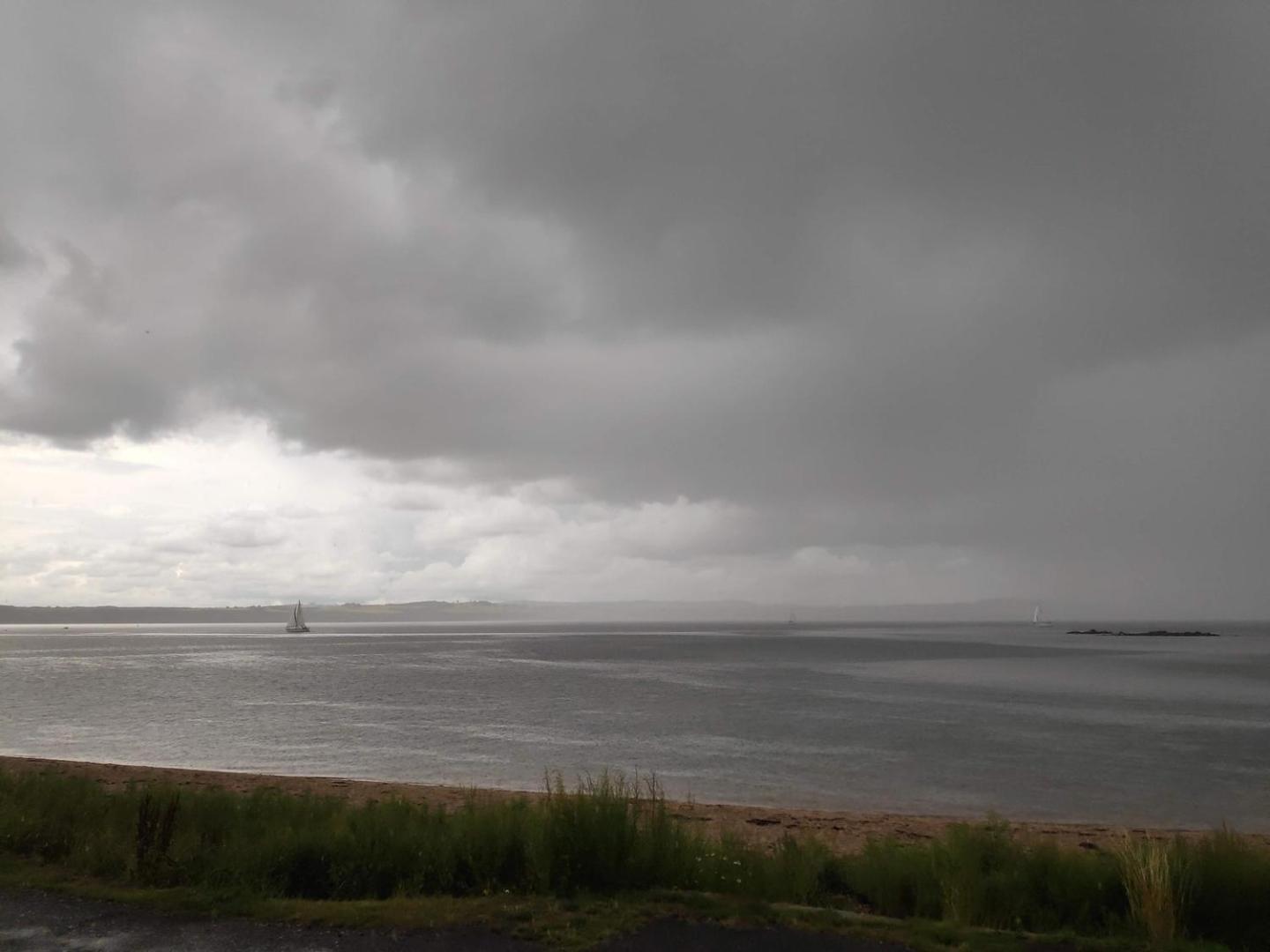 Lovely 2Bd Flat In Picturesque Limekilns Fife Esterno foto